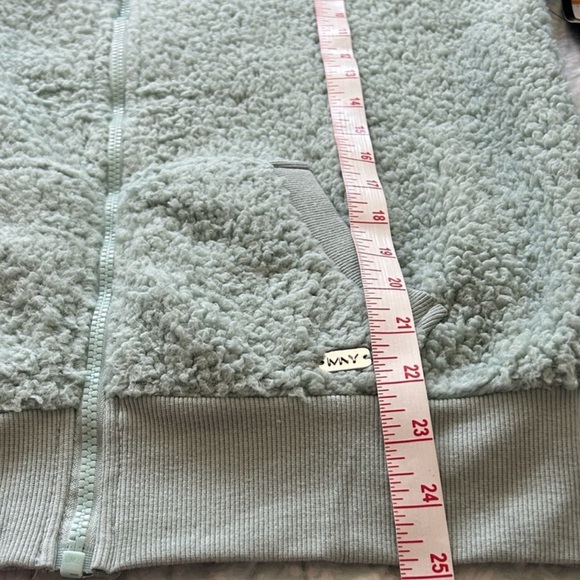 NWT Andrew Marc Soft green Sherpa sweater - Picture 10 of 12